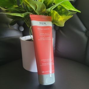 REN clean skincare Jelly oil Cleanser